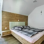 Pool Katja Kranjska Gora - Happy *