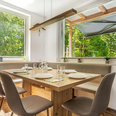 Pool Katja Kranjska Gora - Happy *